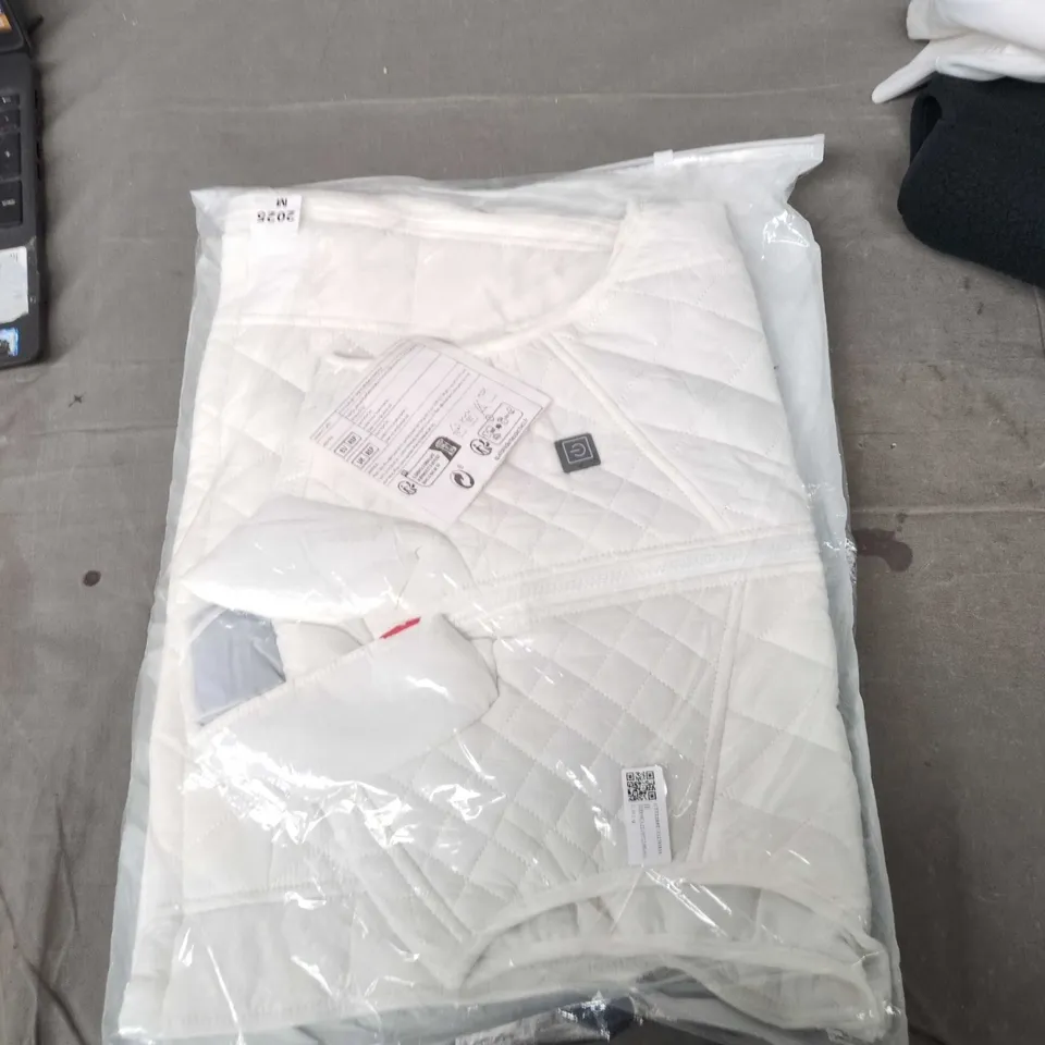 BOX OF APPROXIMATELY 25 ASSORTED CLOTHING ITEMS TO INCLUDE: CROP JUMPER AND HEATED GILLET