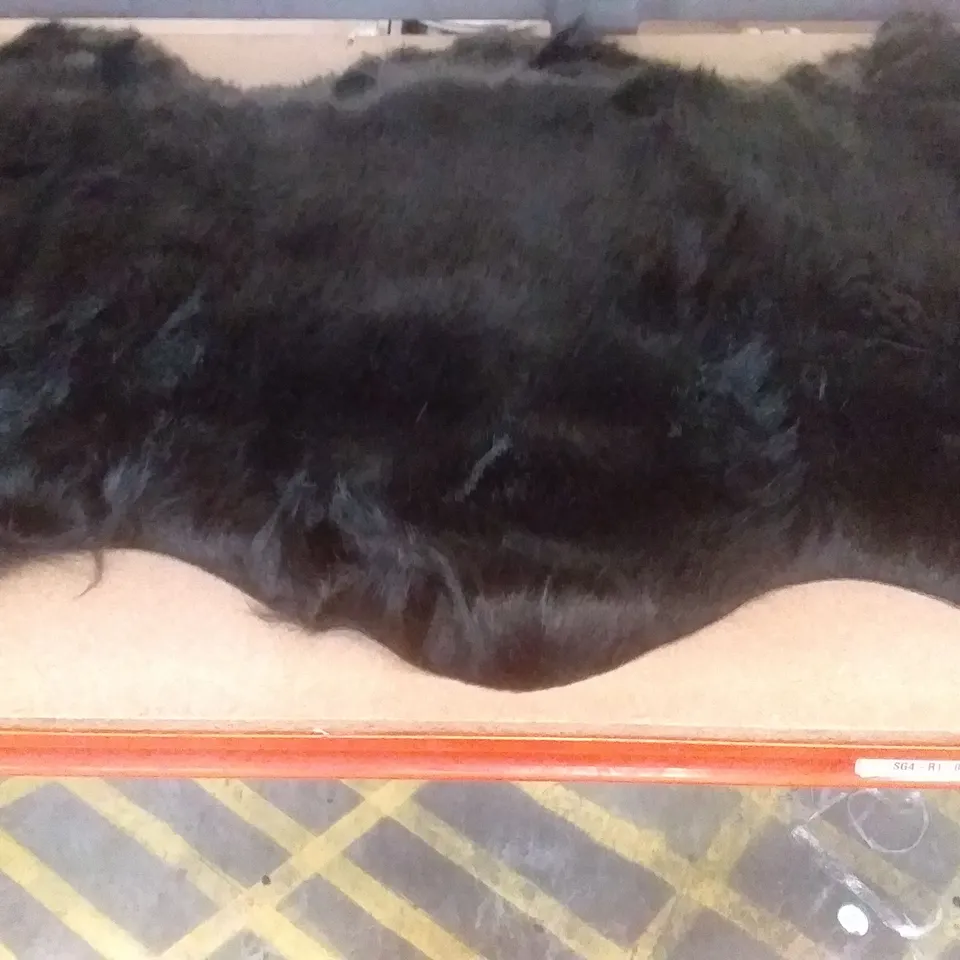 PELUS BLACK BATHMAT 