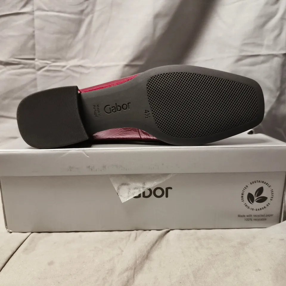 BOXED PAIR OF GABOR BLOCK HEEL SLIP-ON SHOES IN DEEP WINE RED SIZE 4.5
