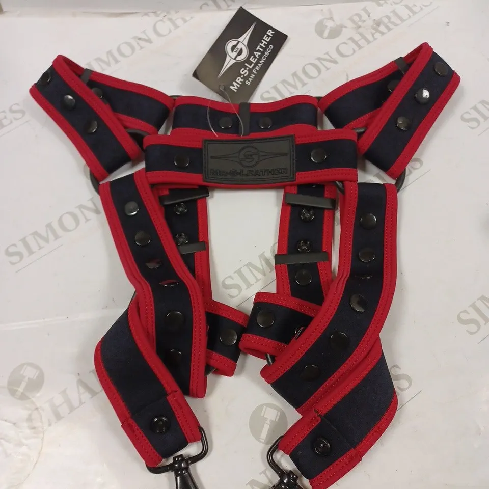MR-S-LEATHER SAN FRANCISCO NEOPRENE CARBON CROSSBOW BLACK/RED HARNESS - SIZE SMALL/MEDIUM