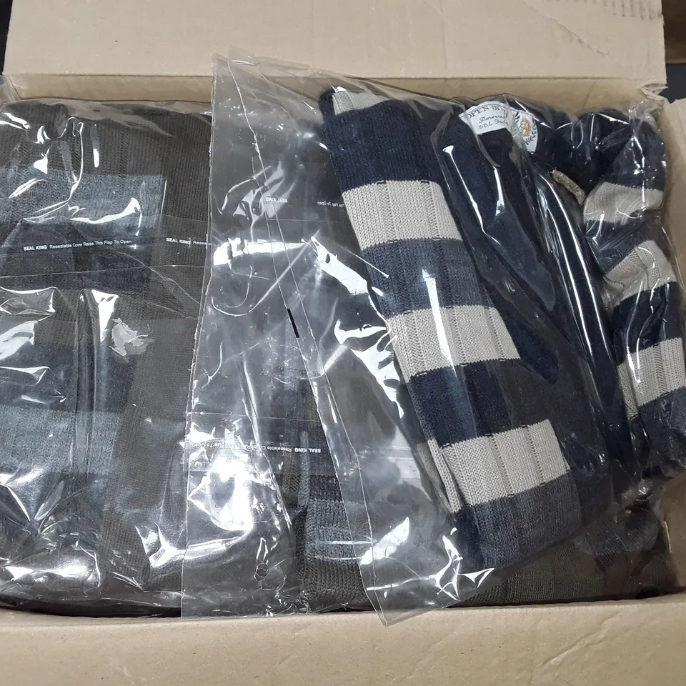 LOT OF APPROXIMATELY 20 ASSORTED BAGGED OPEN DITCH CLOTHING ITEMS - VARIOUS SIZES 