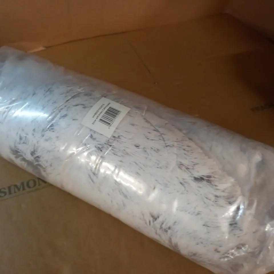 BAGGED SILVER WITH BROWN CALMING BED