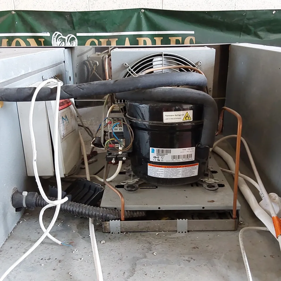 WILLIAMS MJ2SA DOUBLE DOOR COMMERCIAL MEAT CHILLER