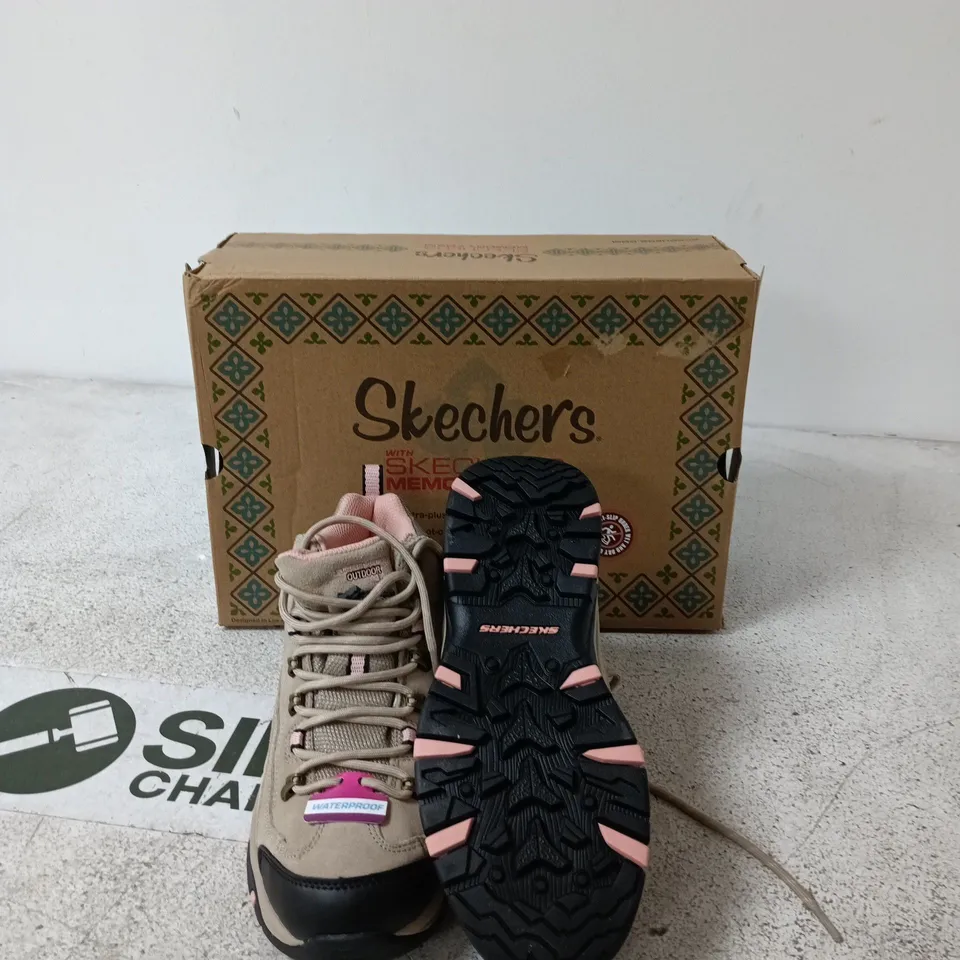 BOXED SKECHERS OUTDOOR BOOTS / HIKING SHOES – MEMORY FOAM, BEIGE - UK 4