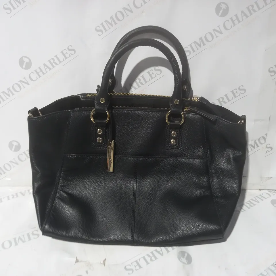 ASHWOOD LUXURY LEATHER HANDBAG IN BLACK