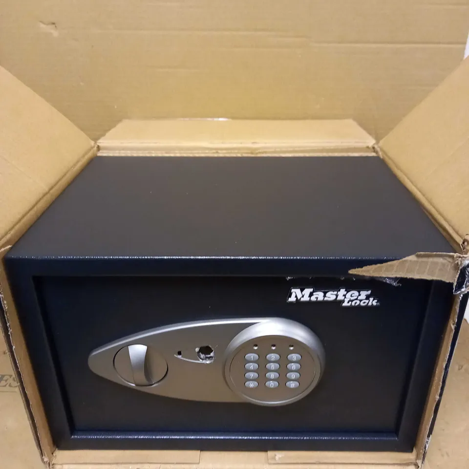MASTER LOCK SECURITY SAFE 