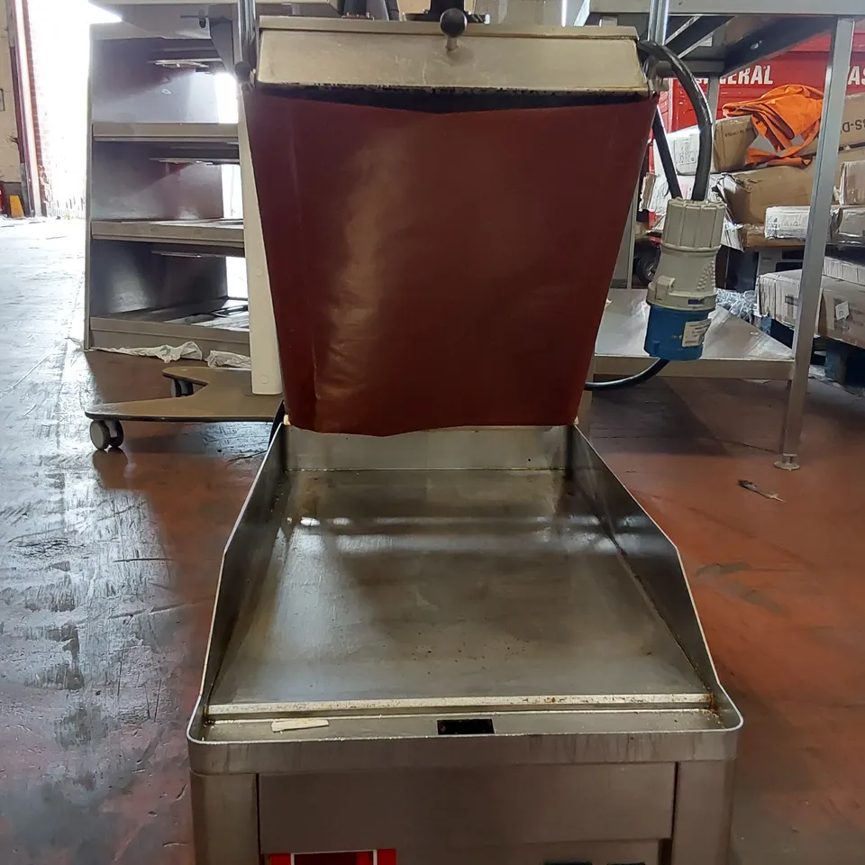 RM GASTRO ELECTRIC CLAM CONTACT GRILL – CHROMED FTHC 30 ED + KD 30 T