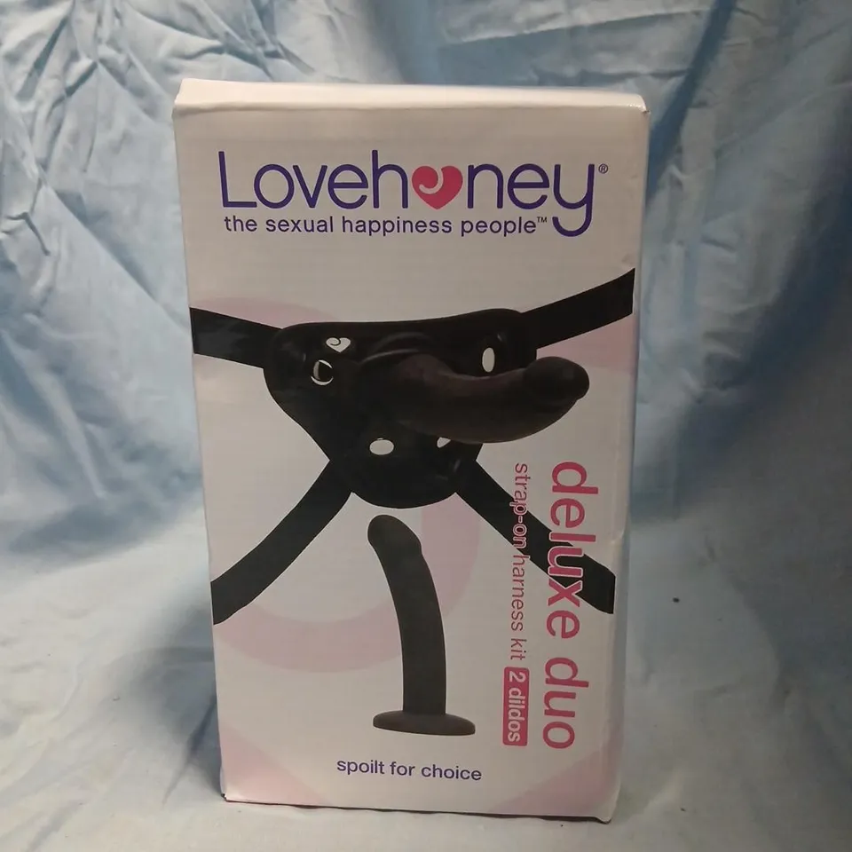 LOVEHONEY DELUXE DUO STRAP-ON HARNESS KIT (2 DILDOS) – BOXED
