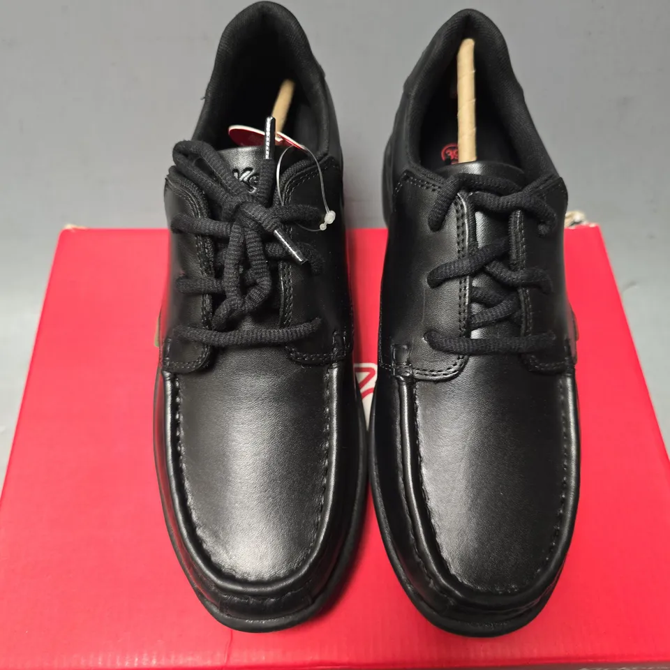 BOXED KICKERS REASAN LEATHER SIZE 39