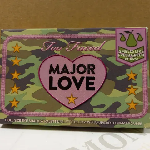 TOO FACED MAJOR LOVE DOLL SIZE EYE SHADOW PALETTE
