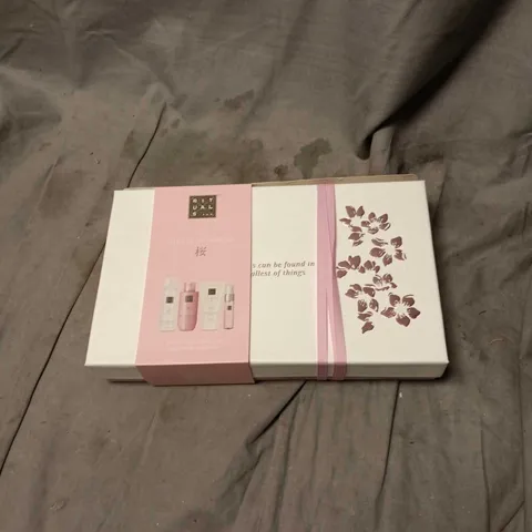 THE RITUAL OF SAKURA HEALTH & BEAUTY GIFT SET – PINK BOX WITH FLORAL DESIGN (BOXED)
