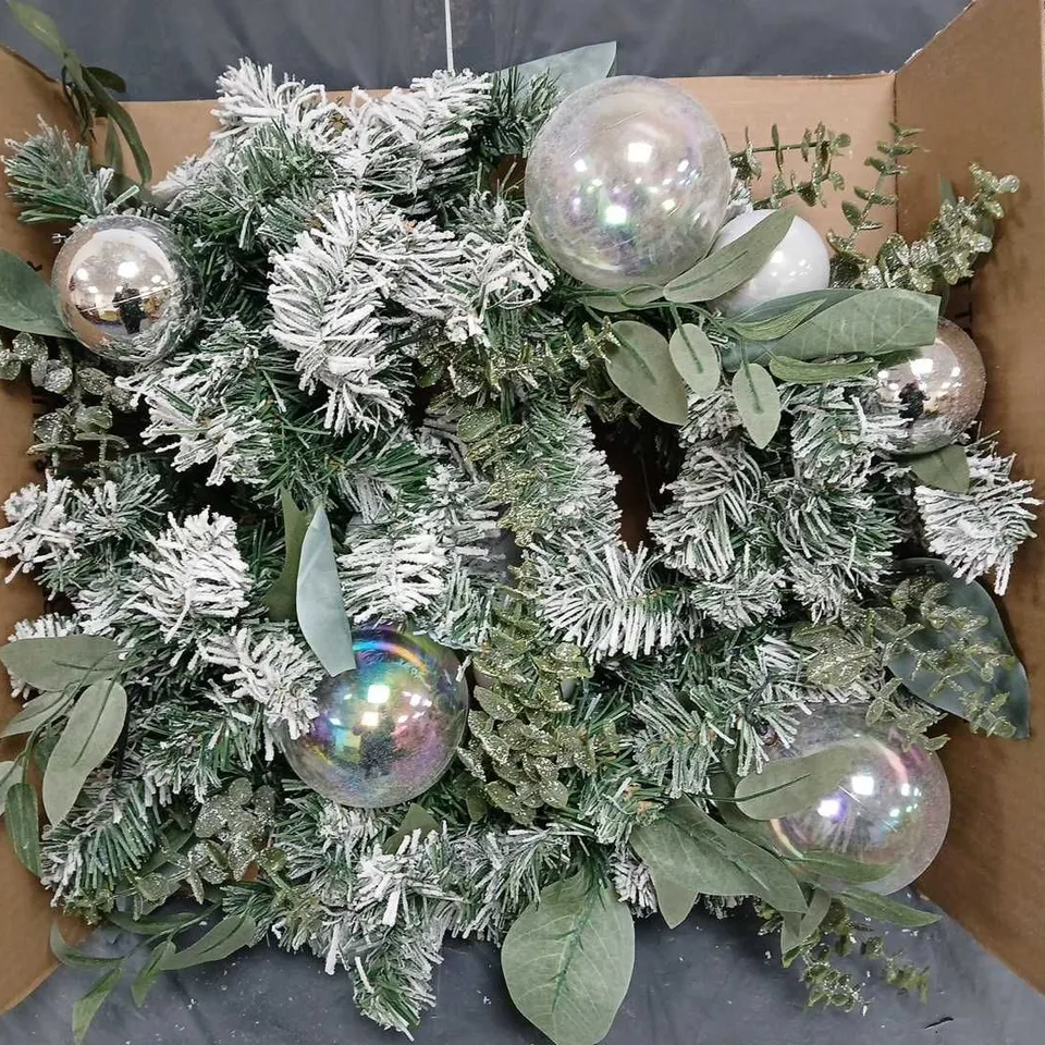 BOXED WINTER FROST WREATH