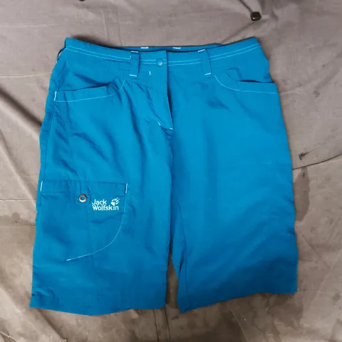 JACK WOLFSKIN SHORTS IN BLUE SIZE UK 8/10