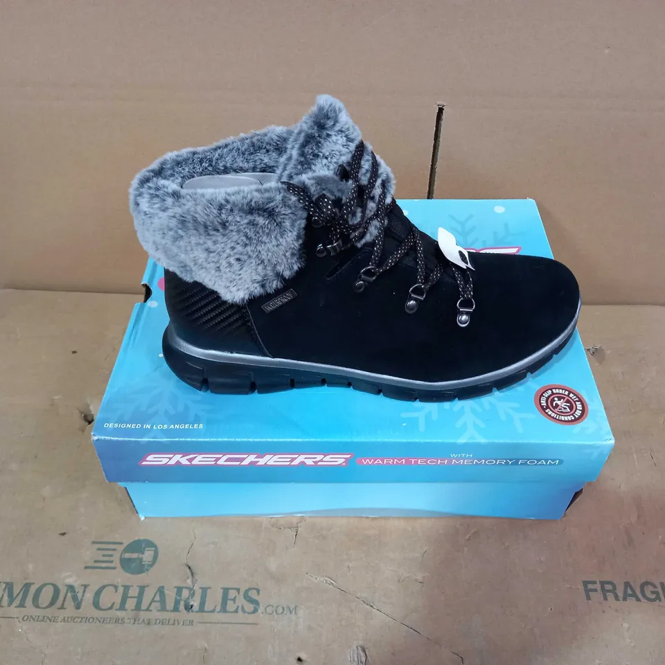 BOXED PAIR OF SKECHERS - SIZE 8