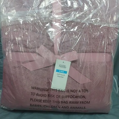 KING SIZE SOFT TOUCH BLANKET IN DARK FUCHSIA