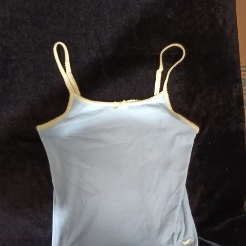 PETER ALEXANDER LIGHT BLUE SLEEP TOP WITH CREAM TRIM – UK M