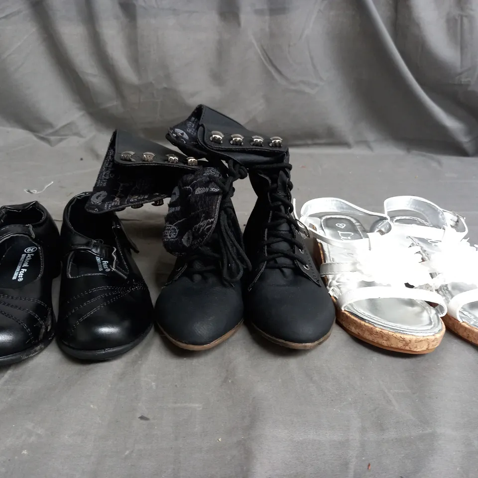 APPROXIMATELY 14 ASSORTED KIDS PAIRS OF SHOES IN VARIOUS COLOURS, STYLES, AND SIZES