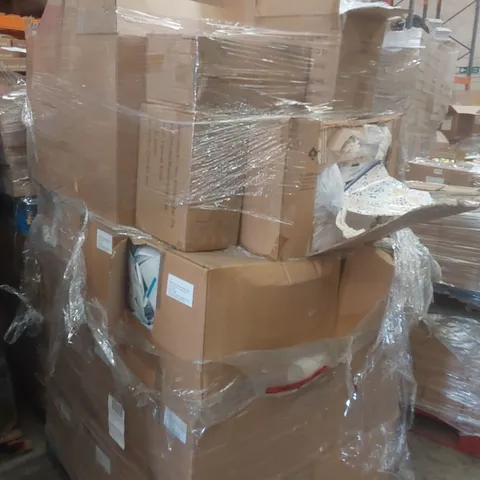 PALLET CONTAINING A VERY LARGE QUANTITY OF ASSORTED PACKAGING ITEMS INCLUDING: BIRCH BOX BAGS, FOAM LAMINATE BAGS ECT