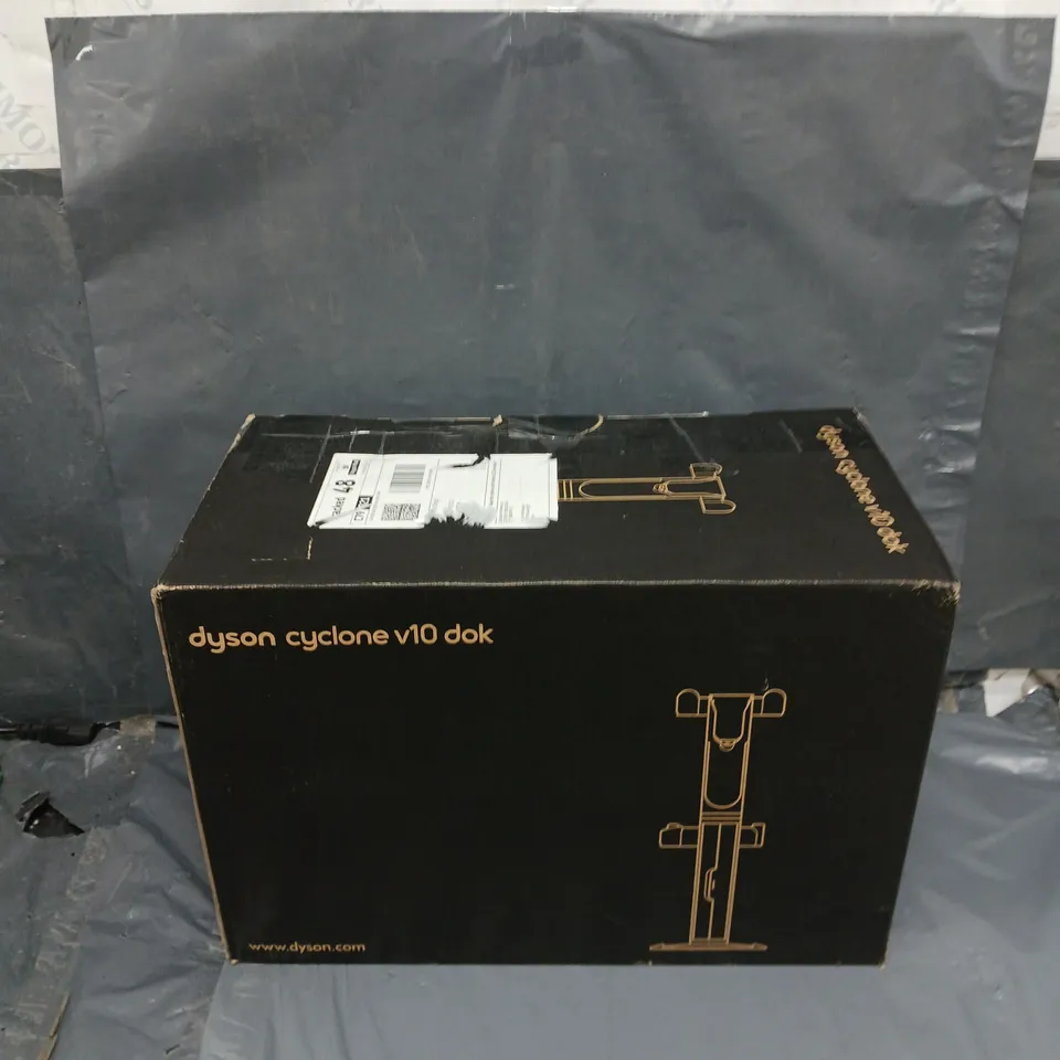 BOXED DYSON CYCLONE V10 DOK 