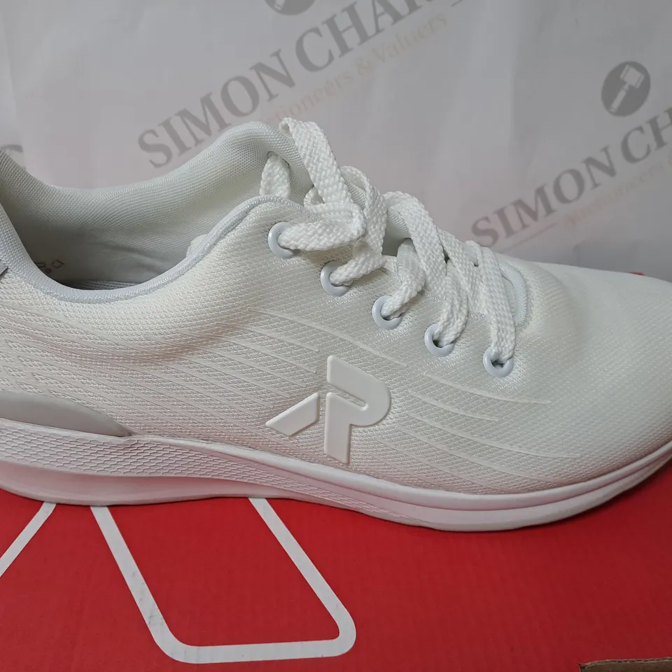 RIEKER REVOLUTION TRAINERS IN WHITE SIZE 6