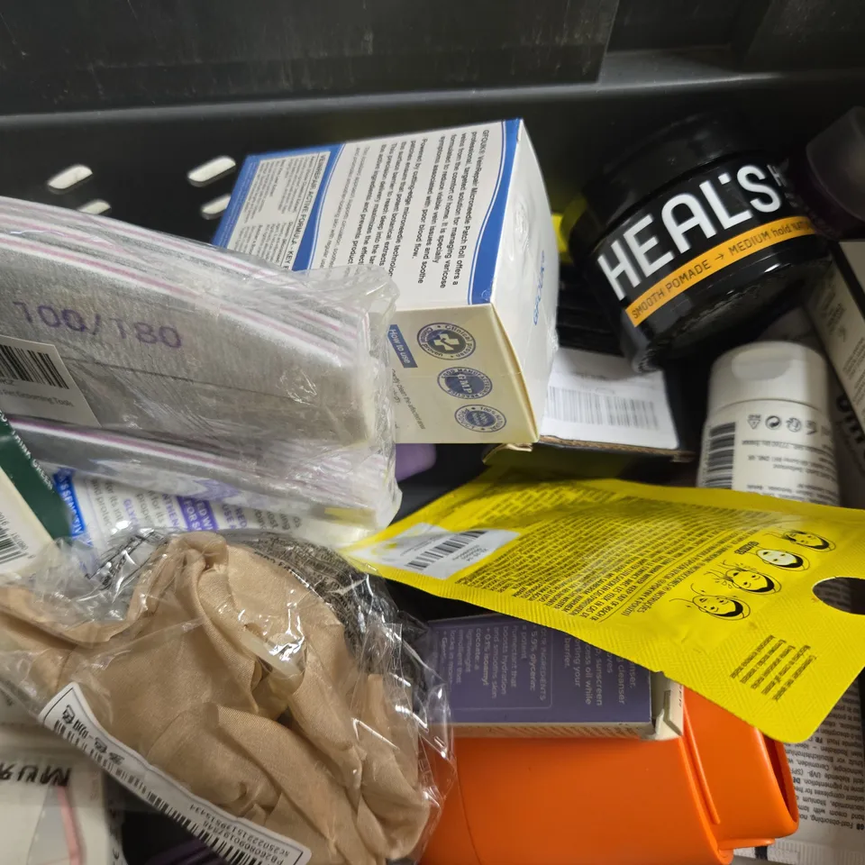 APPROX 12 ASSORTED BEAUTY PRODUCTS TO INCLUDE REDKEN CONDITIONER, FLO NIGHT PADS, EPIMAX CREAM, ETC