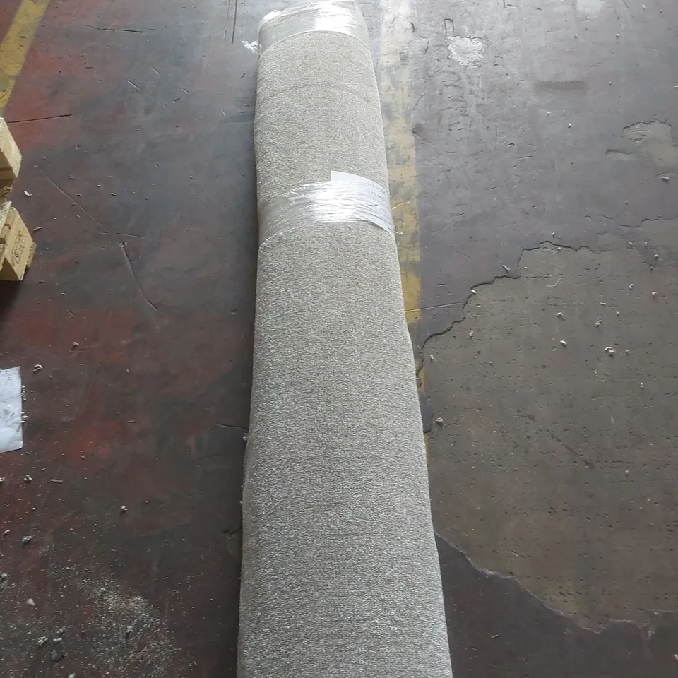 ROLL OF QUALITY CALM TWIST AUTUMN MORNING CARPET - APPROXIMATELY 1.85 x 4m