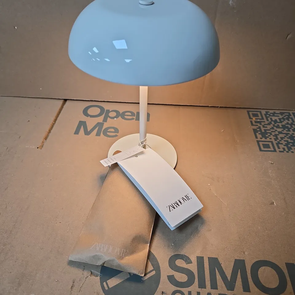 ZARAHOME BATTERY LED LAMP - POWERS ON 