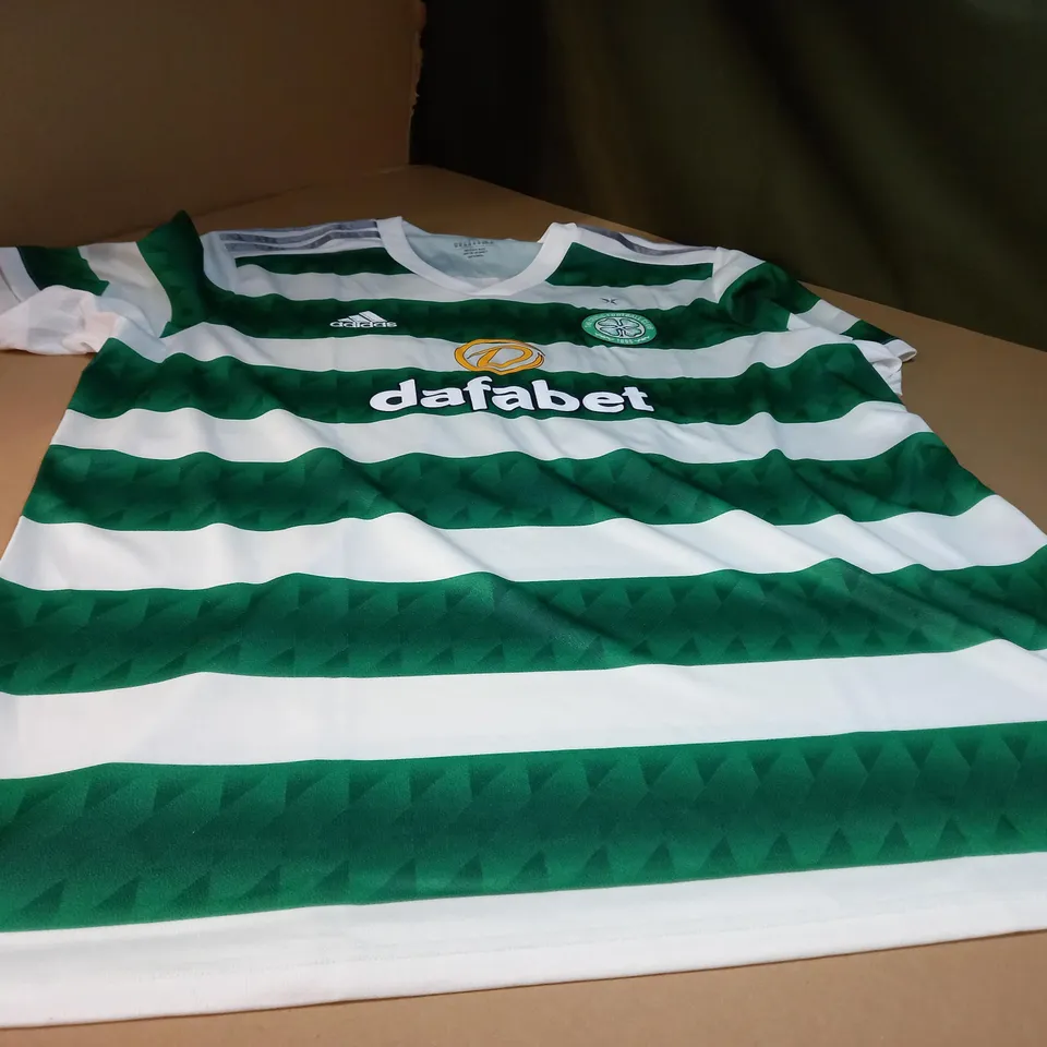 THE CELTIC FOOTBALL CLUB SIGNED FOOTBALL JERSEY - 2XL