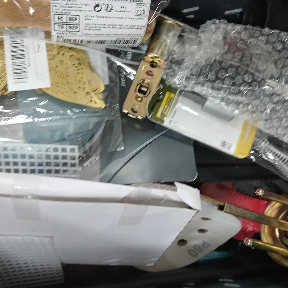 APPROXIMATELY 10 ASSORTED HOUSEHOLD ITEMS TO INCLUDE DISDH DADDY, PVC INSULATION TAPE, ETC