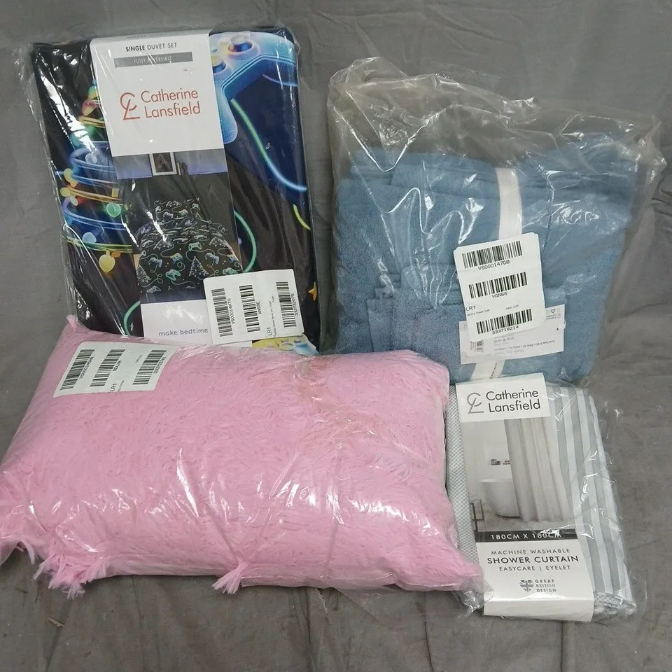 APPROXIMATELY 8 ASSORTED HOUSEHOLD ITEMS TO INCLUDE CL SHOWER CURTAIN, QUICK DRY TOWEL BALE, CL DUVET SET, ETC