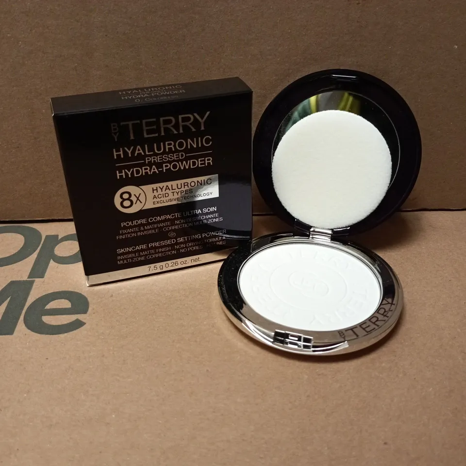 BOXED BY TERRY HYALURONIC PRESSED HYDRA-POWDER 8HA (7.5G) - 0. COLORLESS