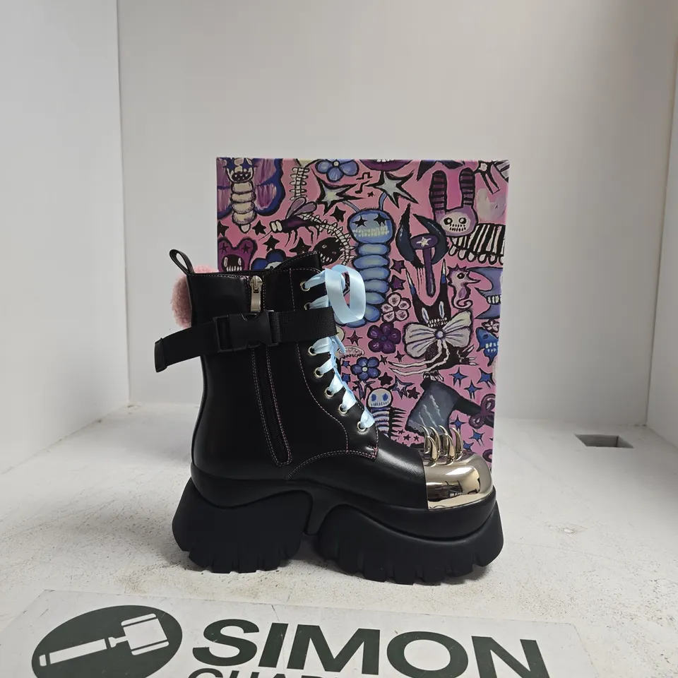 KOI FRUNKROCKER SIDEKICK PLATFORM BOOTS - BLACK, UK SIZE 6