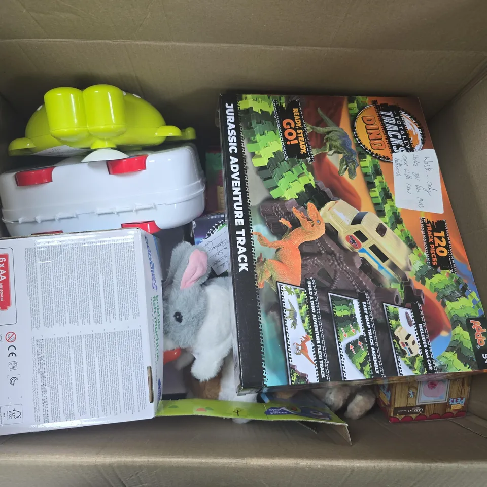 APPROXIMATELY 10 ASSORTED TOYS & GAMES PRODUCTS TO INCLUDE ADDO TOTALLY TRACKS JURASSIC ADVENTURE TRACK, ADDO LOOP RACE TRACK, NUSY LITTLE HAMSTER, ETC