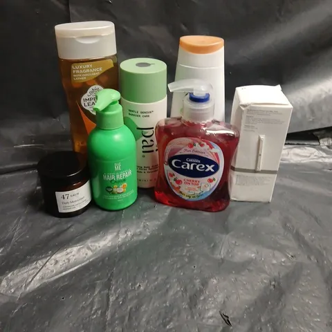 APPROXIMATEY 20 ASSORTED HEALTH AND BEAUTY PRODUCTS TO INCLUDE - PAI SOOTHING BODY CREAM - GIVE ME HAIR REPAIR CREAM - 47 SKIN DAILY MOISTURISER - ETC