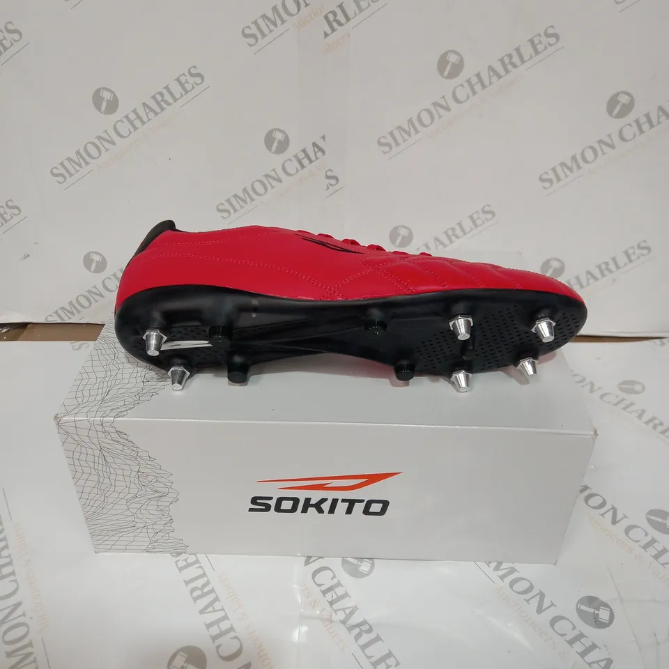 BOXED PAIR OF SOKITO DEVISTA SOFT GROUND FOOTBALL BOOTS - RED/BLACK, SIZE 12