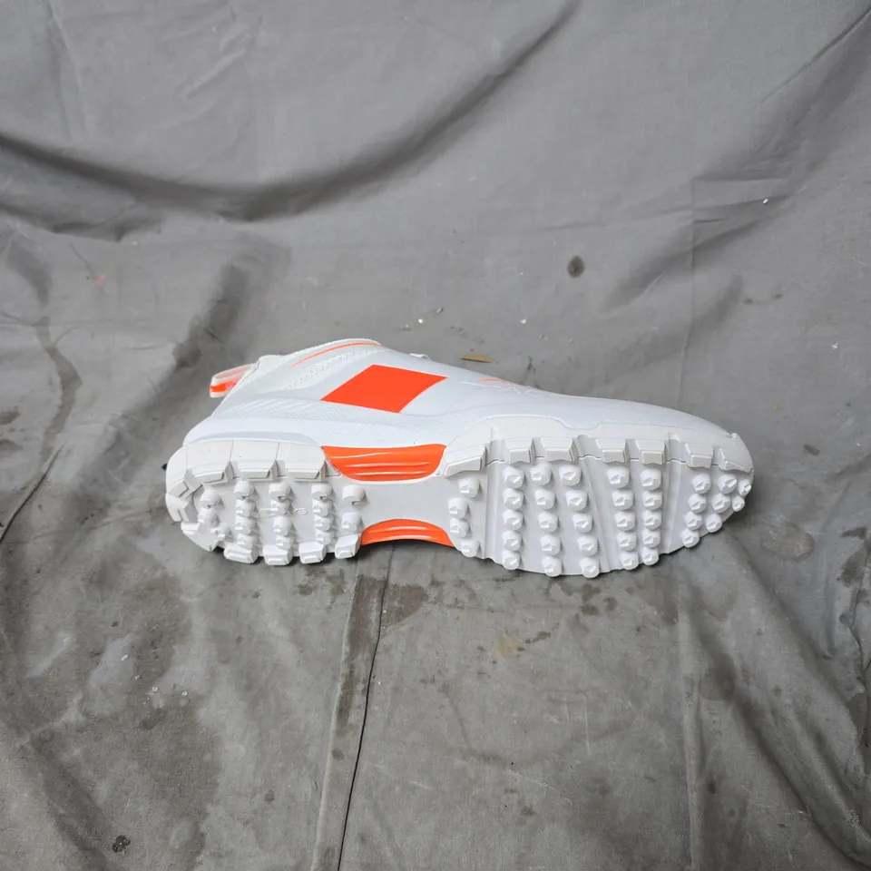 GRAYS AEROCAGE WHITE ATHLETIC SNEAKERS WITH ORANGE ACCENTS SIZE 11.5