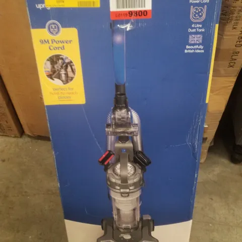 BOXED RUSSELL HOBBS 700W UPRIGHT VACUUM 