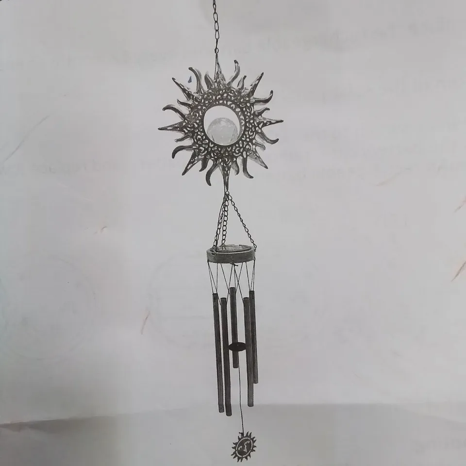 BOXED SOLAR POWERED SUN WITH CHIMES