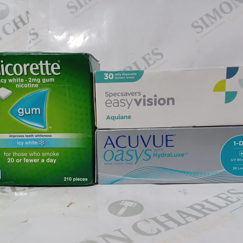 APPROXIMATELY 20 ASSORTED HOUSEHOLD ITEMS TO INCLUDE NICORETTE ICY WHITE GUM, EASYVISION CONTACT LENSES, ETC