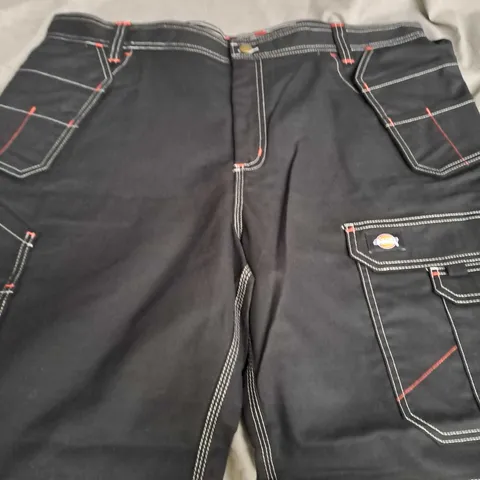 DICKIES CARGO WORKWEAR SHORTS BLACK SIZE 38