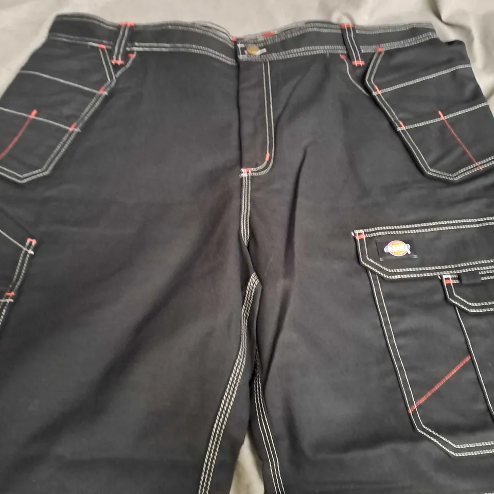 DICKIES CARGO WORKWEAR SHORTS BLACK SIZE 38