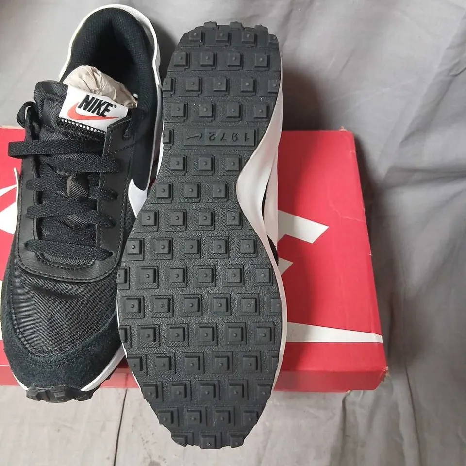NIKE WAFFLE DEBUT WOMEN’S SNEAKERS – BLACK/WHITE SIZE 6