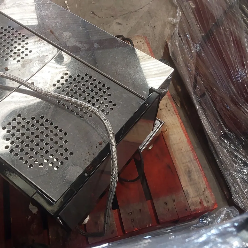 LA MARZOCCO 3 GROUP COMMERCIAL COFFEE MACHINE