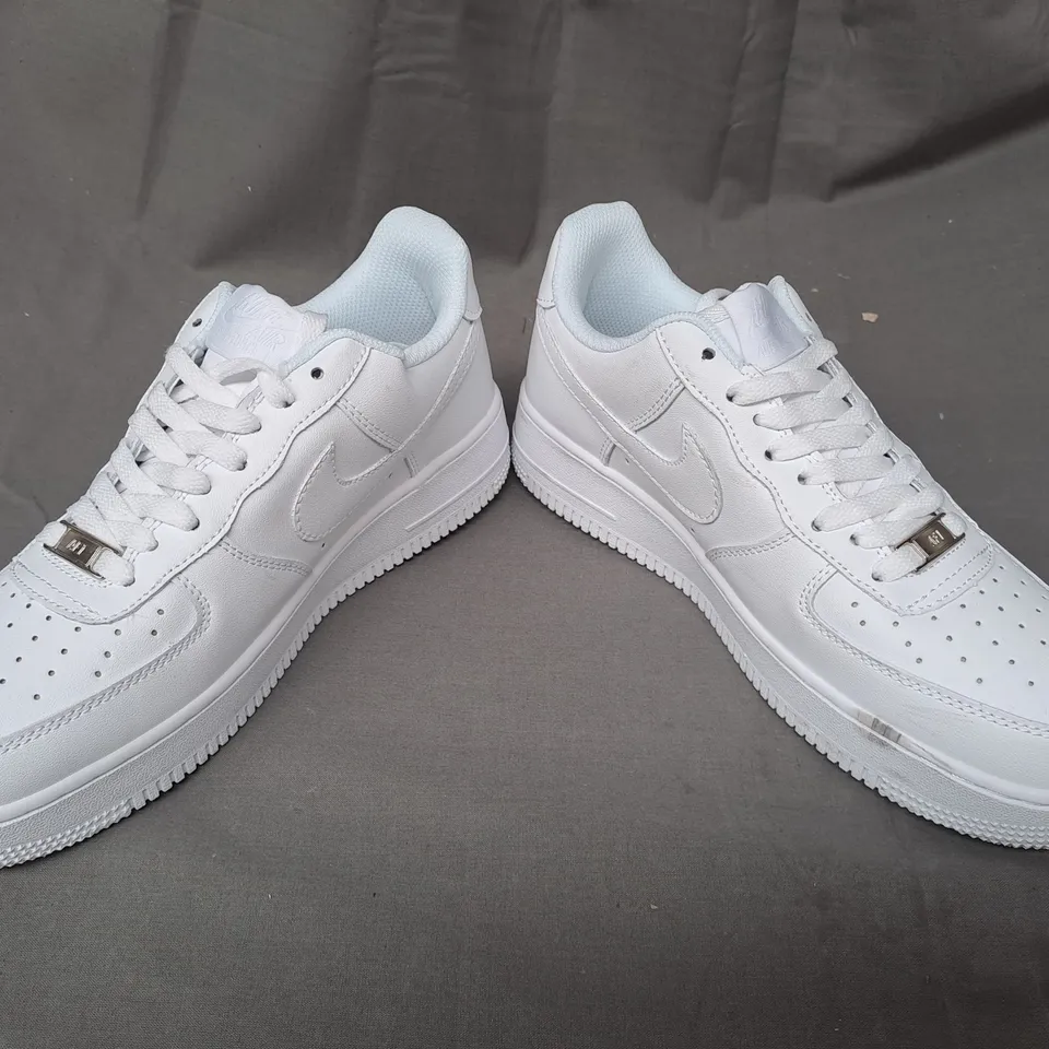PAIR OF NIKE AIR FORCE 1 SHOES IN WHITE UK SIZE 6