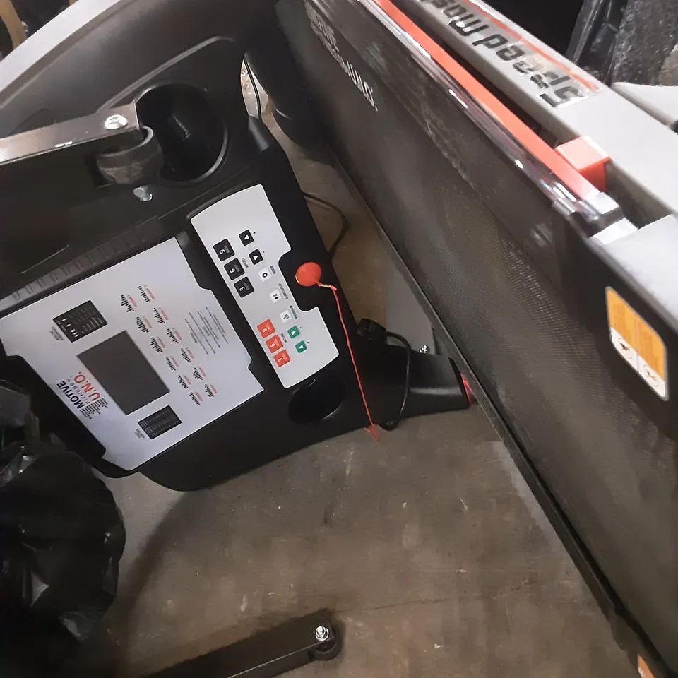 MOTIVE UNO SPEED MASTER TREADMILL 