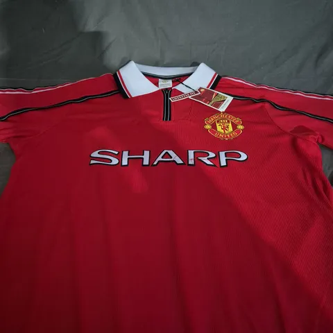 MANCHESTER UNITED RETRO FOOTBALL TOP - MEDIUM