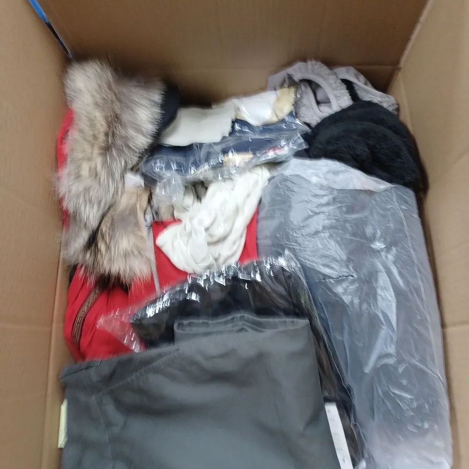 BOX OF ASSORTED CLOTHING ITEMS TO INCLUDE PYJAMAS, JOGGERS, TOPS ETC 