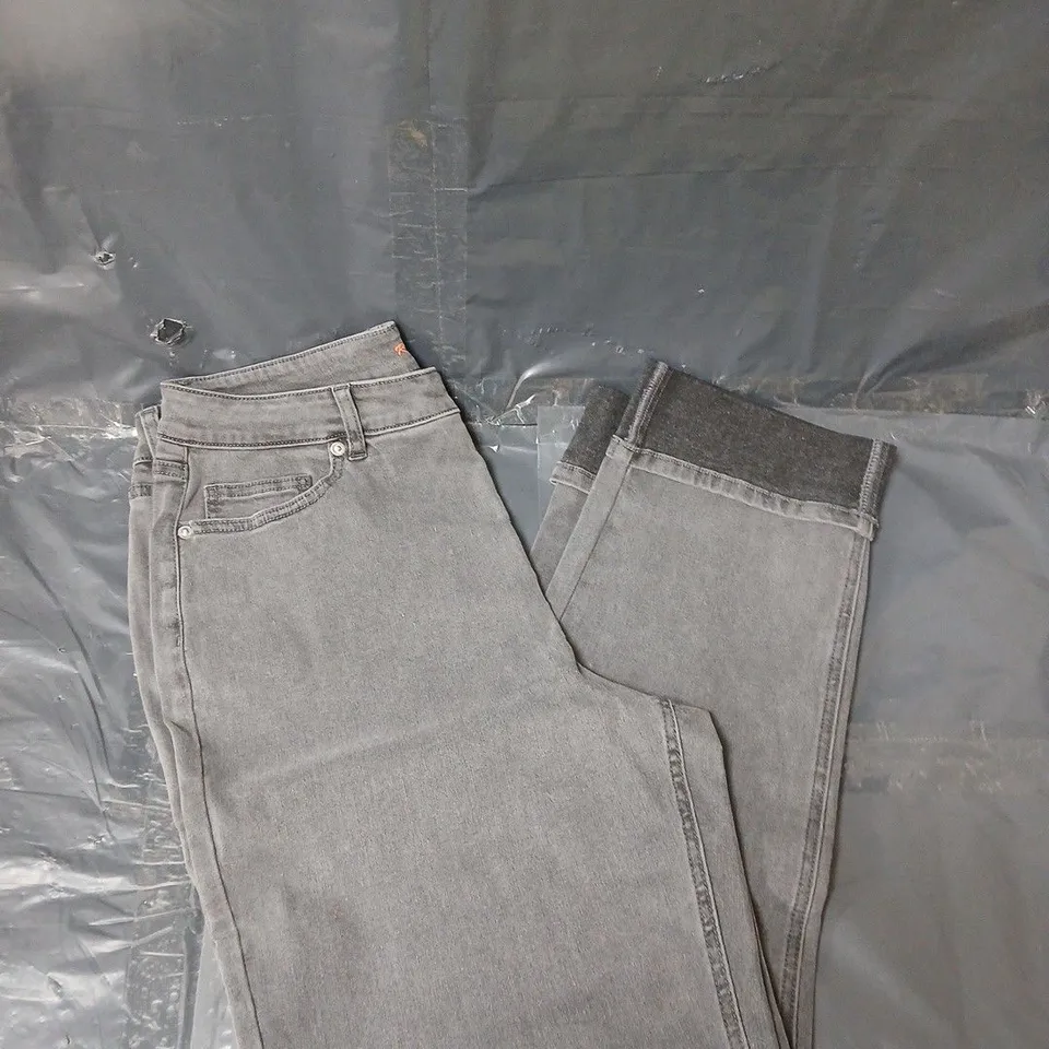 RUTH LANGSFORD GREY WASH TURN UP JEANS TALL - SIZE 14