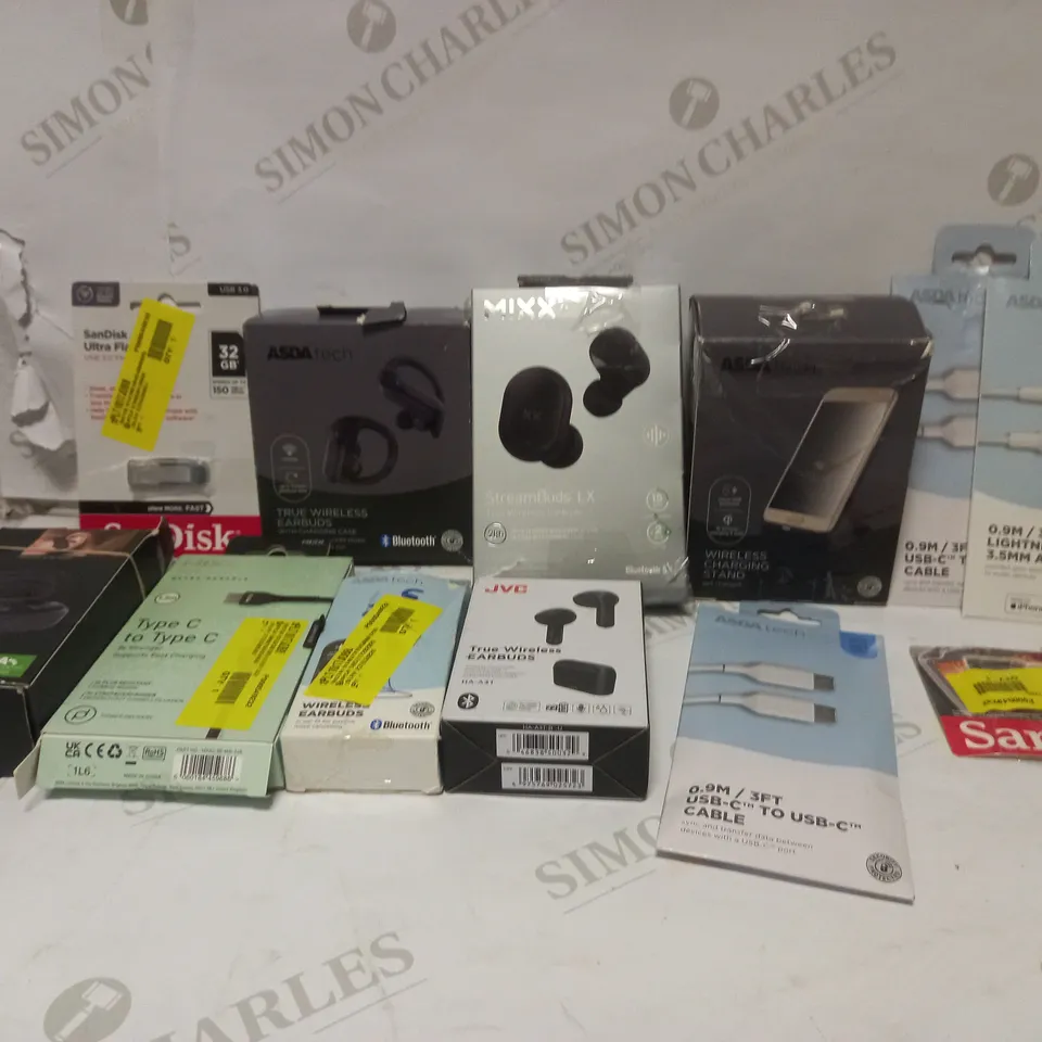 BOX TO CONTAIN APPROX. 20 X ASSORTED ELECTRONIC & TECH GOODS, INCLUDES EARPHONES, EARBUDS, POWER BANK, CHARGING CABLES ETC 