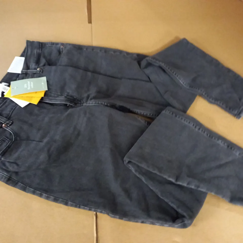 H&M SKINNY HIGH WAIST JEANS IN BLACK - UK 16